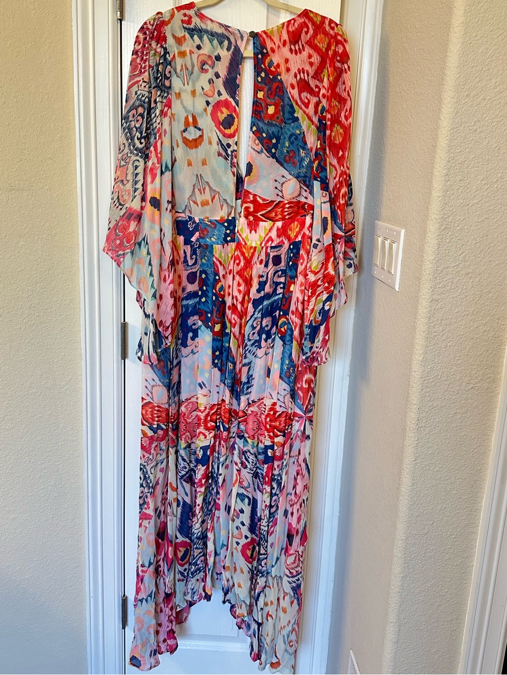 FARM Rio Multicolor Abstract V-Neck Maxi Dress - Red, Blue, Pink - Picture 2 of 8